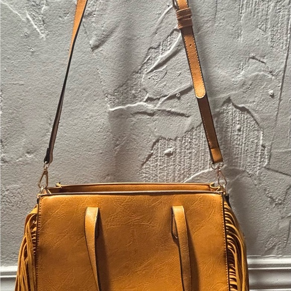 Tan Leather Shoulder Bag with Adjustable Strap - Picture 1 of 11
